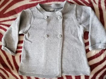 Gilet fille taille 12 mois