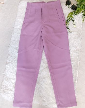 Pantalon a Pinces Taille Haute. Couleur Lilas. Taille XS
