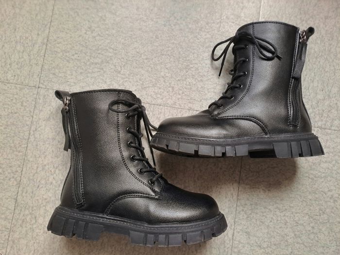 Bottine fille noire style rangers / P. 34 / Quasi Neuve - photo numéro 3