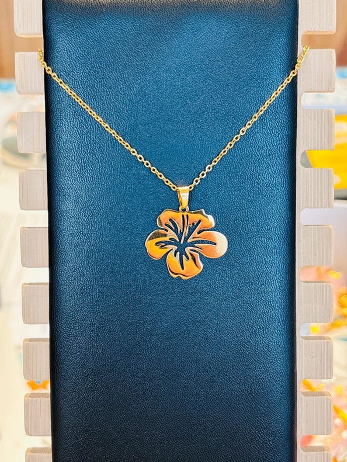 Pendentif collier fleur Hawaï doré acier inoxydable neuf bijoux cadeau femme
