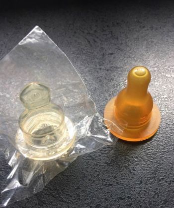 2 tétines biberons neuves