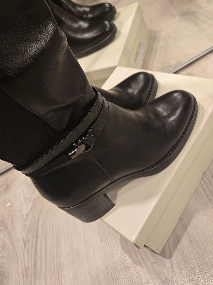 Bottes en simili noir P38,5/39 neuves - photo numéro 4
