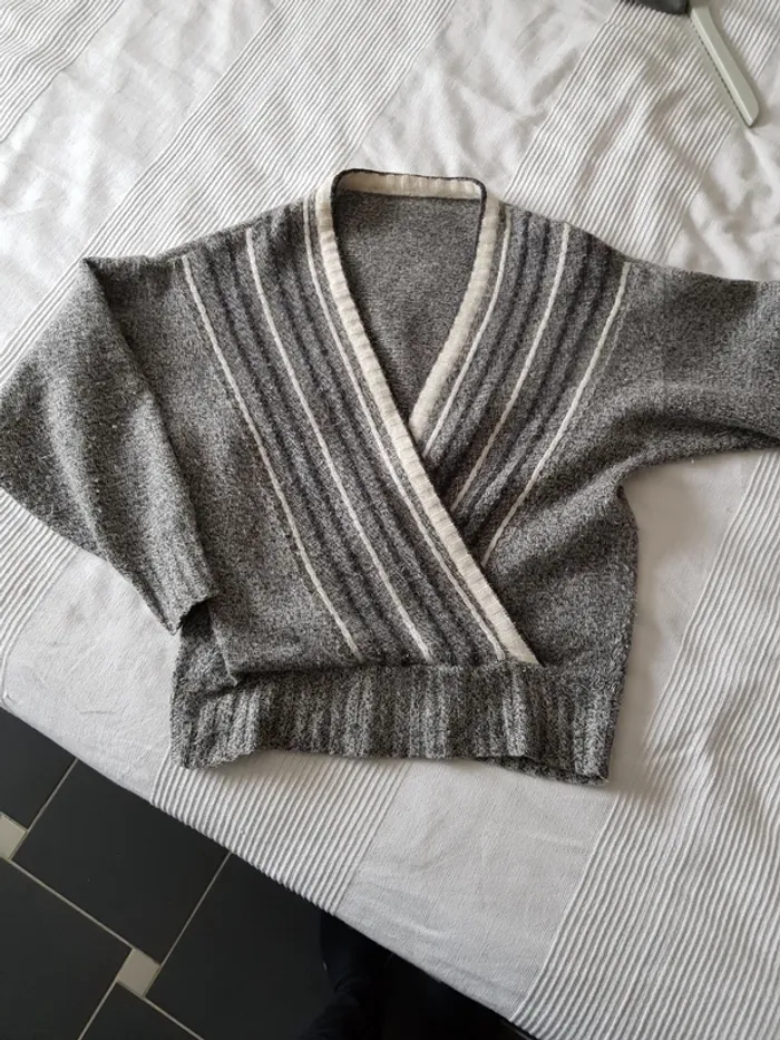 Pull gris - photo numéro 4