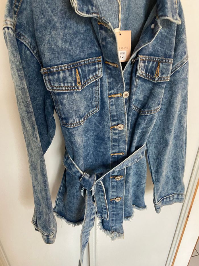 Veste en jean ceinturée Acid wash