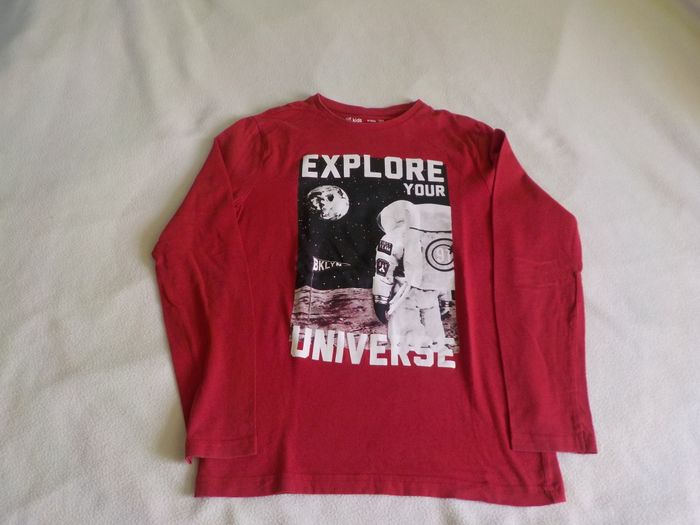T . shirt , T . 12 ans