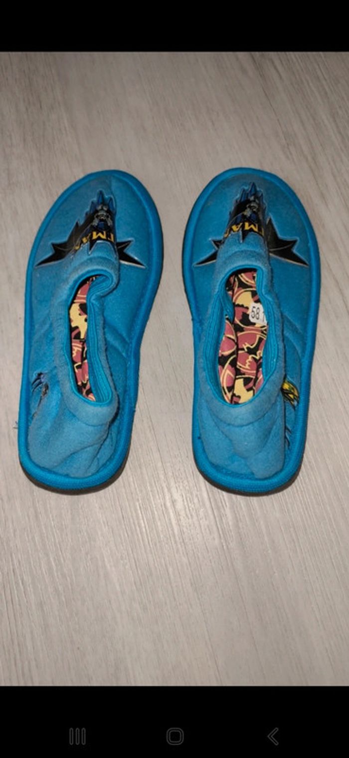 Pantoufles Batman taille 28 - photo numéro 2