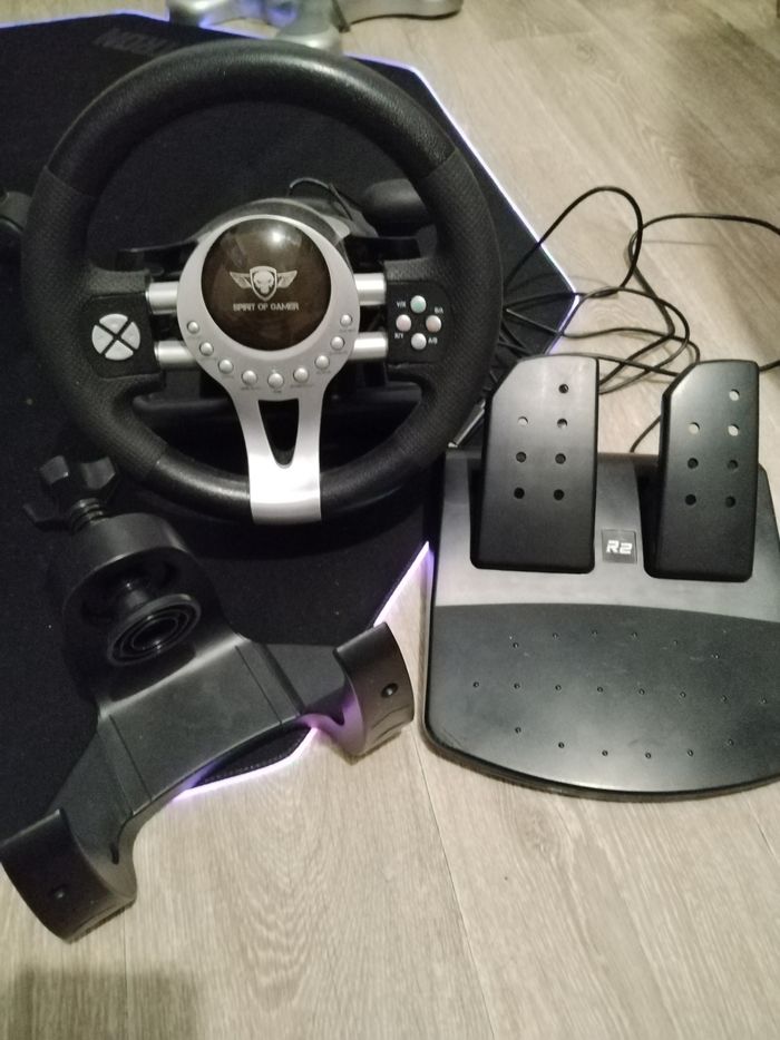 Volant, pédalier pc et console