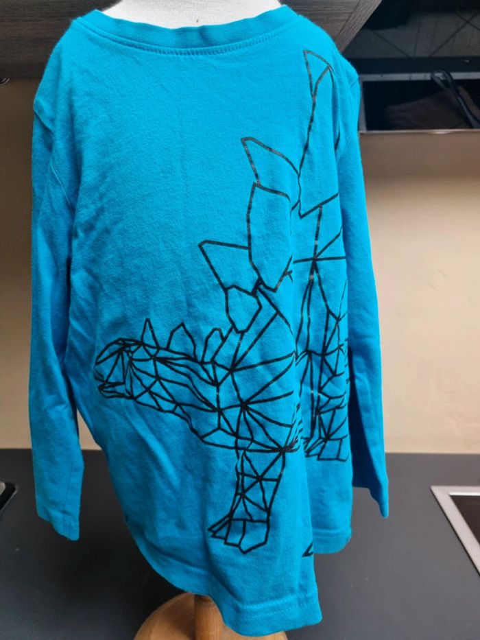 T-shirt longues manches bleu avec dinosaure noir