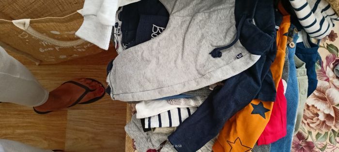 Lot de vêtements - photo numéro 2