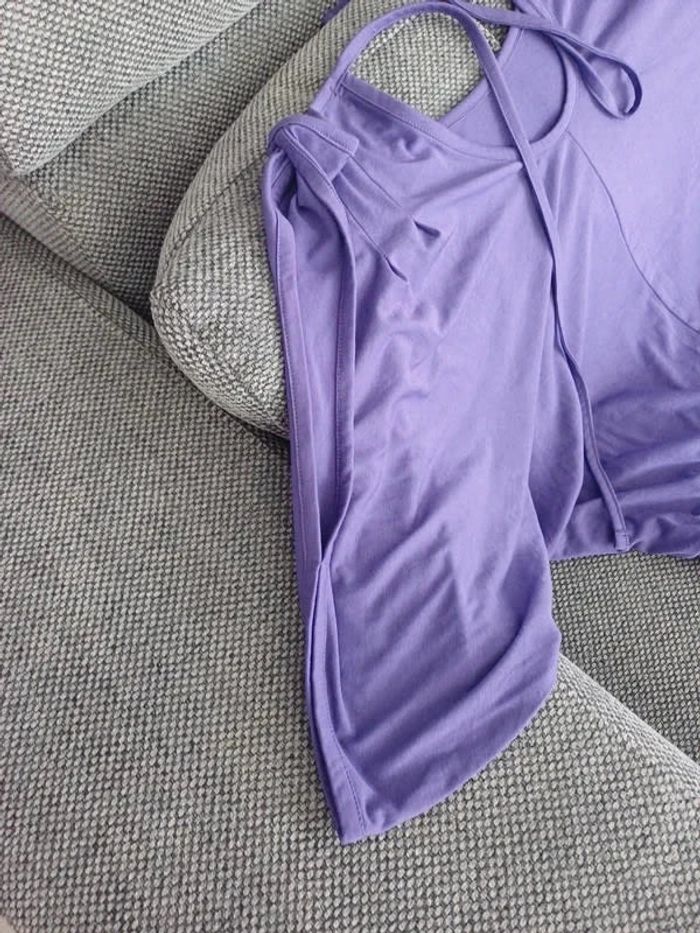 Joli haut violet avec ouverture sur les manche taille 40 - photo numéro 4