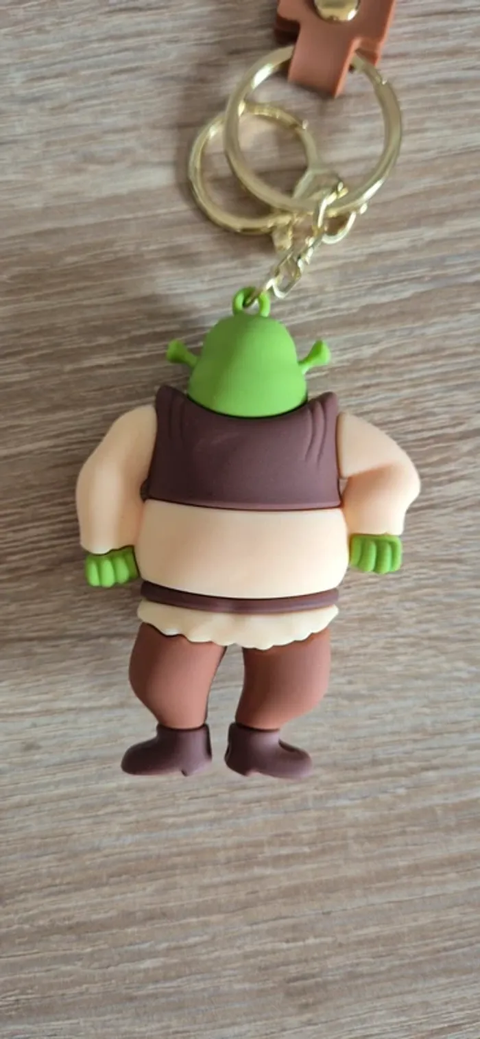 Gros porte clés 🔑 Shrek. - photo numéro 4