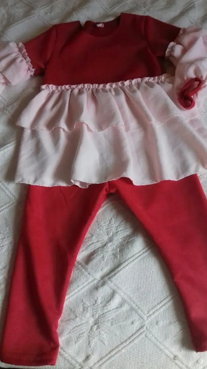 Ensemble fille velours ras rouge et volants rosé 36 mois