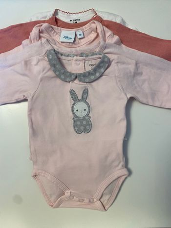 Lot 5 bodies taille 3 mois