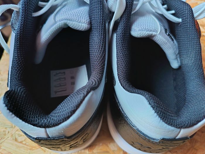 Nike Dunk Low Blanc/Noir/Gris - photo numéro 6