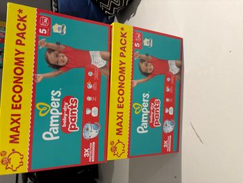 2 pampers pants taille 5