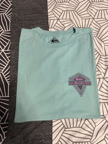 T-shirt QuickSilver original modèle en taille S mais réellement L/XL 👕 