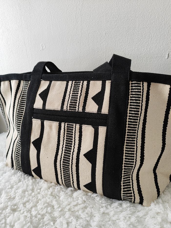 Sac cabas Isabel Marant en toile beige et noir - photo numéro 6