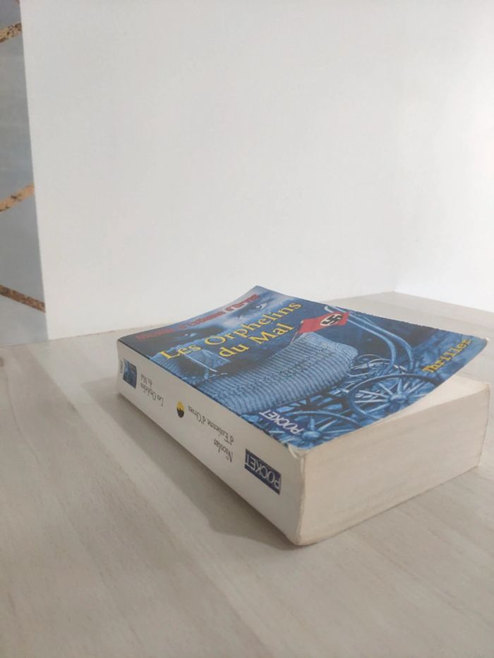 Livre thriller les orphelins du mal d'Estienne d'Orves - photo numéro 3