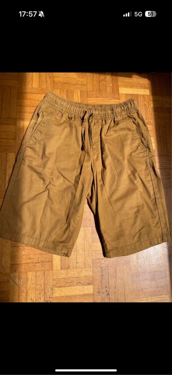 Short moutarde garçon, neuf sans étiquette, Kiabi, taille 36
