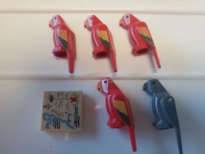 Lego perroquet et carte. - photo numéro 2