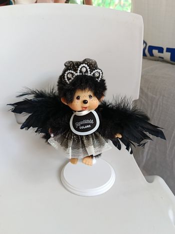 Monchhichi porte clé noir avec des ailes 