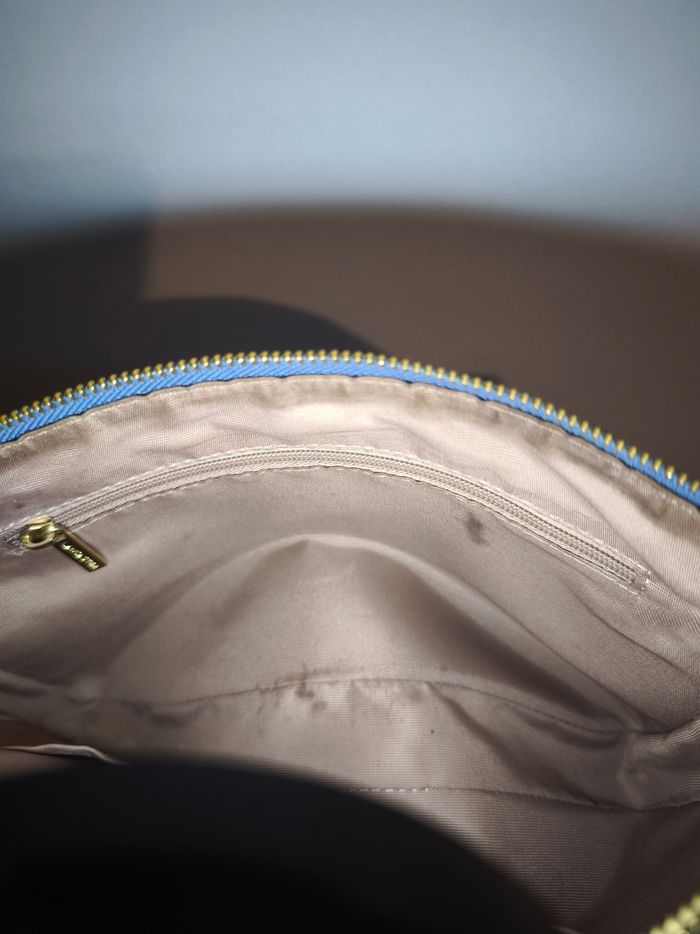 Sac Lancaster bleu marine en vrai cuir – extérieur parfait, intérieur légèrement taché 💼✨ - photo numéro 10