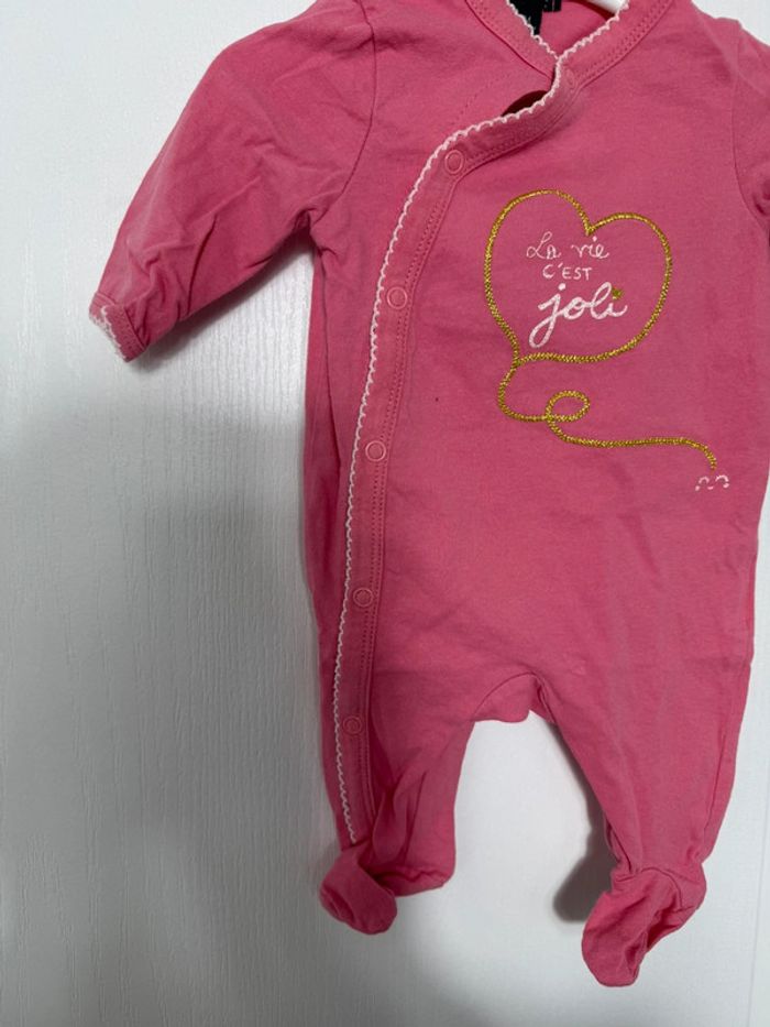 Lot vêtements nefs et comme neuf 1 mois - photo numéro 2