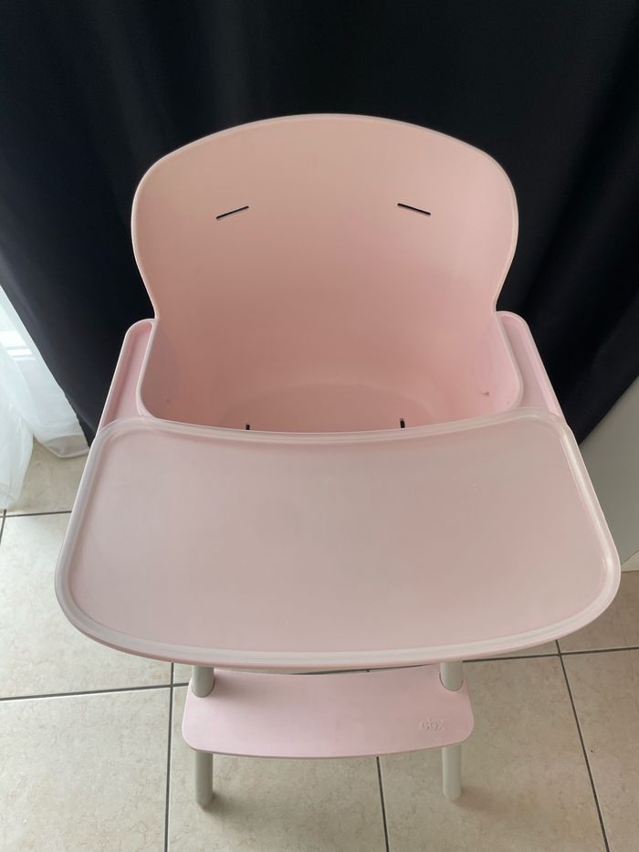 Chaise haute bébé fille rose s’adapte au bar - photo numéro 2