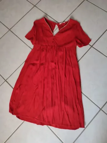 Robe rouge camaïeu