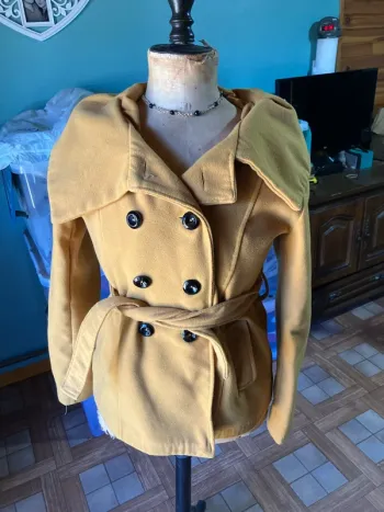Manteau moutarde