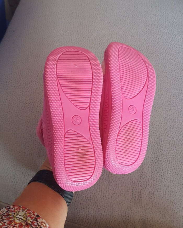 Belle paire de chaussons rose de pointure 29 - photo numéro 4