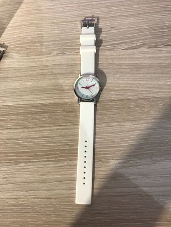 Montre blanche femme