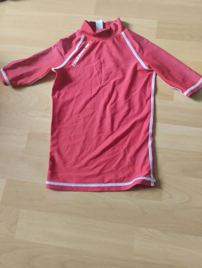 Tee short UV Decathlon 8ans