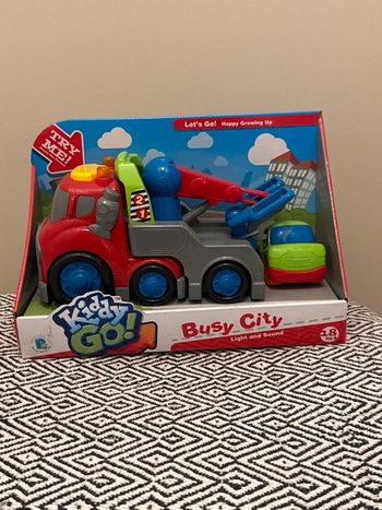 WDK - Busy City -Coffret Dépanneuse et sa voiture sons et lumières dès 18 mois