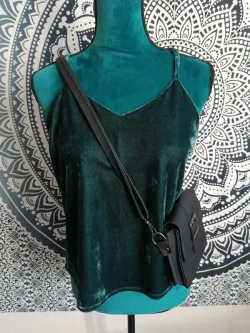 Top vert en velours avec bretelles réglables croisées dans le dos / etam / (M)