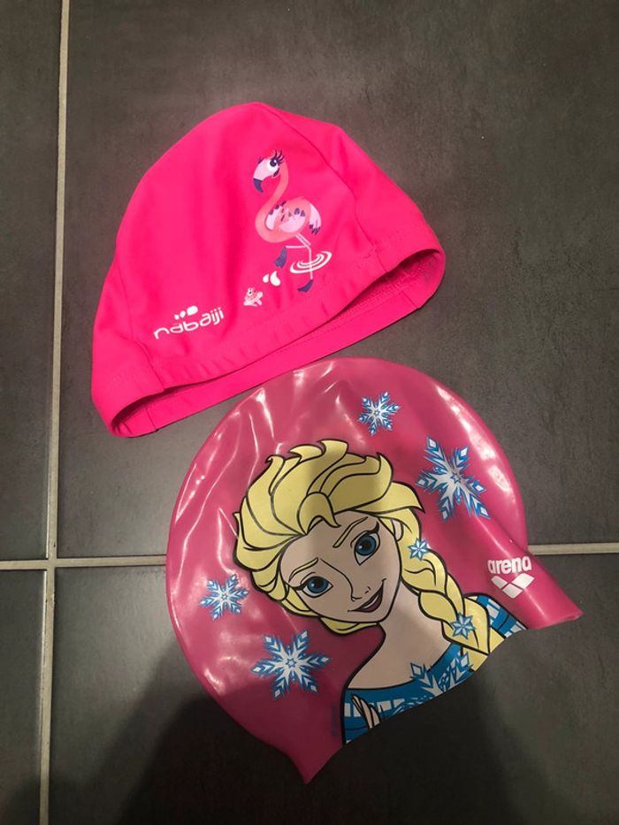 2 bonnets de bain