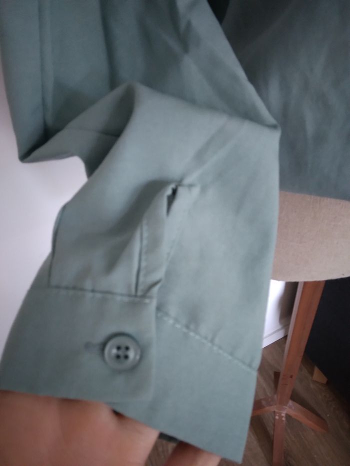 Chemise vert d'eau avec perles - photo numéro 6