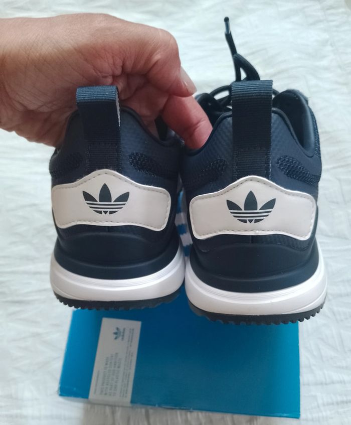 Adidas paire de basket ZX avec boîte 42 - photo numéro 2