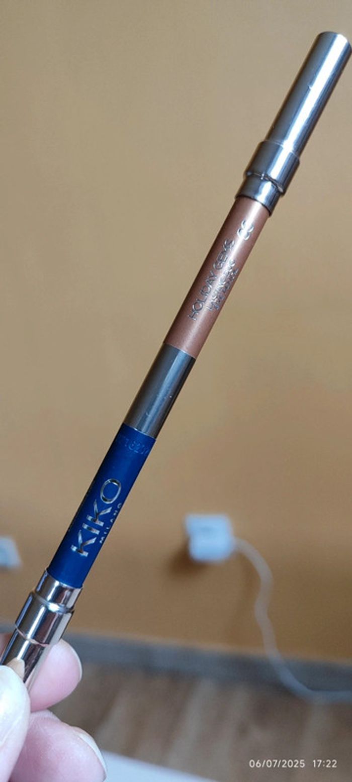 Kiko Holiday Gems Lasting Duo Eye Pencil Teinte 03 (Bleu Pétrole + Copper) - photo numéro 3