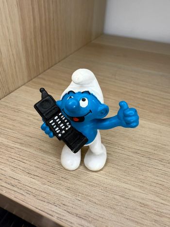 Schtroumpfs schleich au téléphone