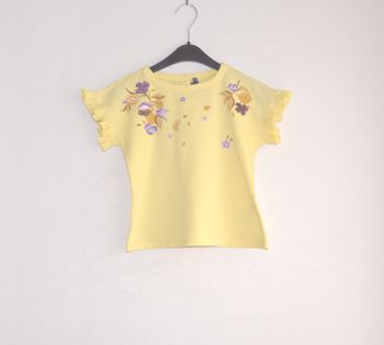 TEE-SHIRT A PAILLETTES