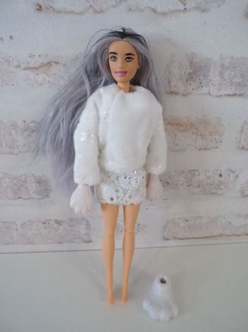 Poupée Barbie "Neige"   (J7)