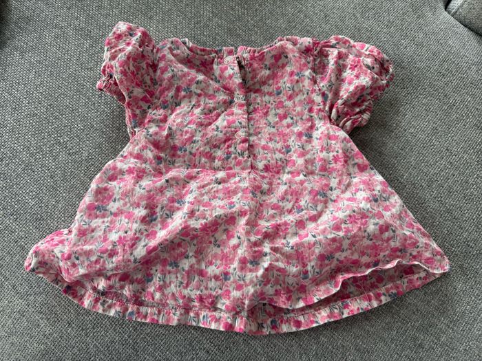 T-shirt fleuri tape à l’œil - photo numéro 3