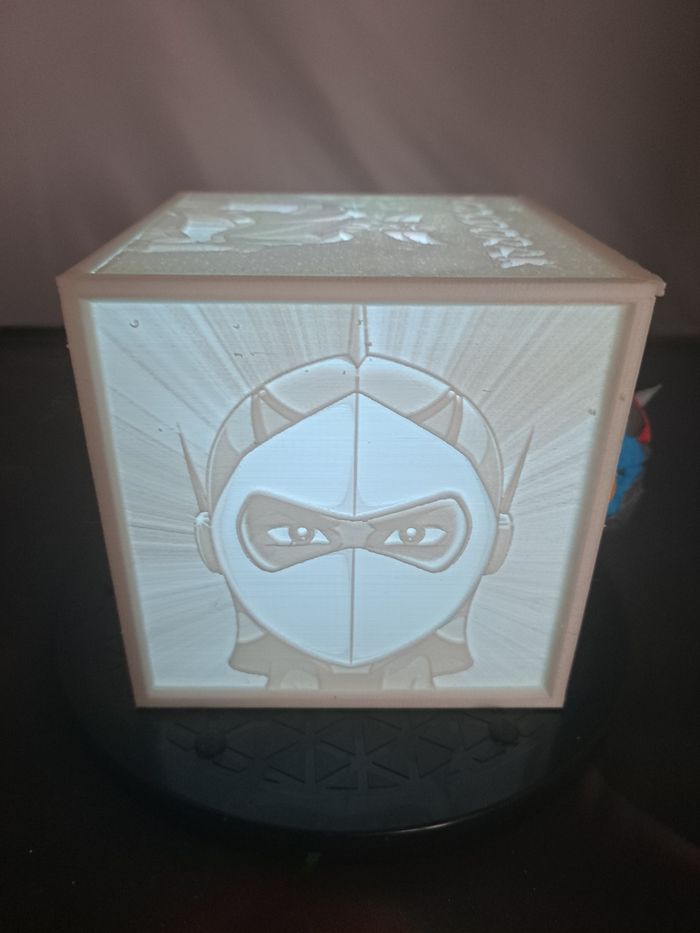 Boîte veilleuse goldorak - photo numéro 4