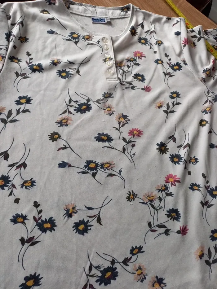 Tee-shirt fleuri T 46 - photo numéro 14