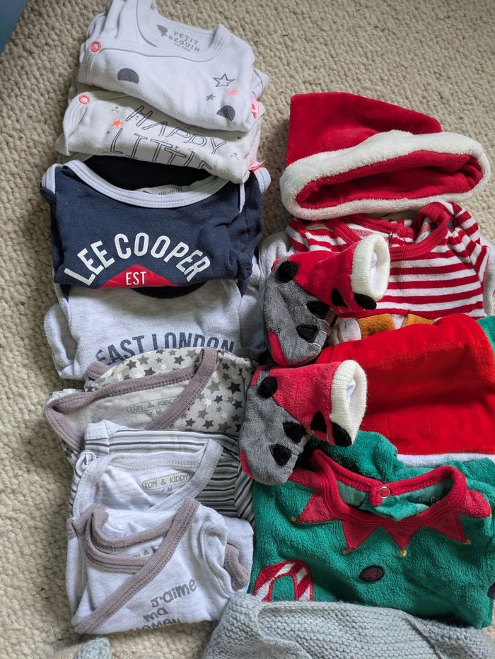Lot de 10 pièces + bonnets et chaussonspe - photo numéro 2