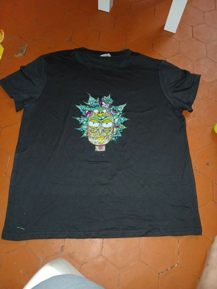 T-shirt rick et morty