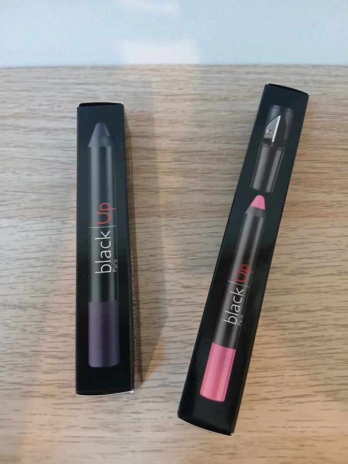 2 rouges à lèvres Black Up neuf