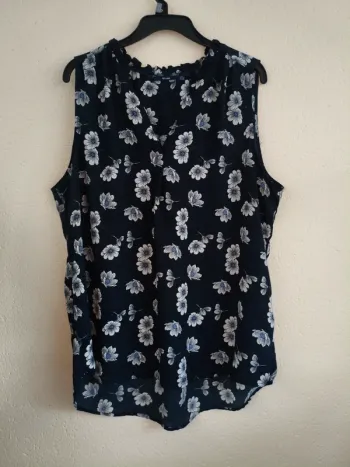 Top fleuri - Kiabi - taille 50/52