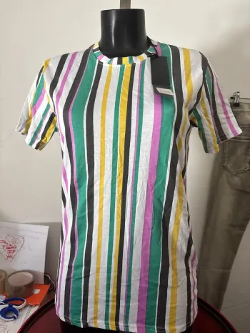 T-shirt, 483